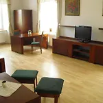 Mestsky Dorinka 3* Hostinné