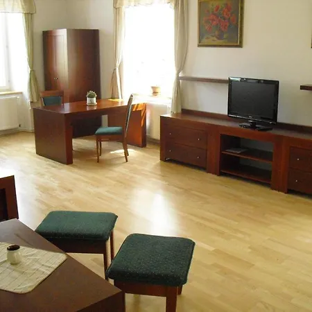 Městský Dorinka 3* Hostinné