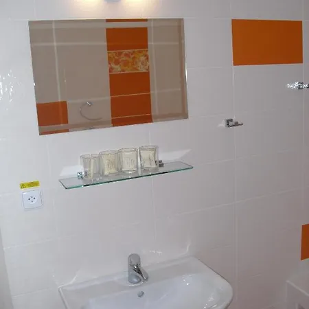 Mestsky Dorinka 3* Hostinné