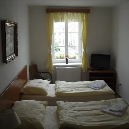 Mestsky Dorinka Hostinné