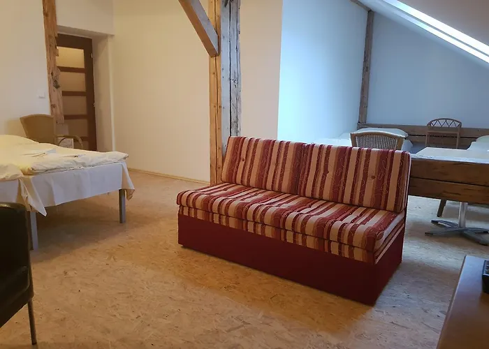 Mestsky Dorinka Hostinné